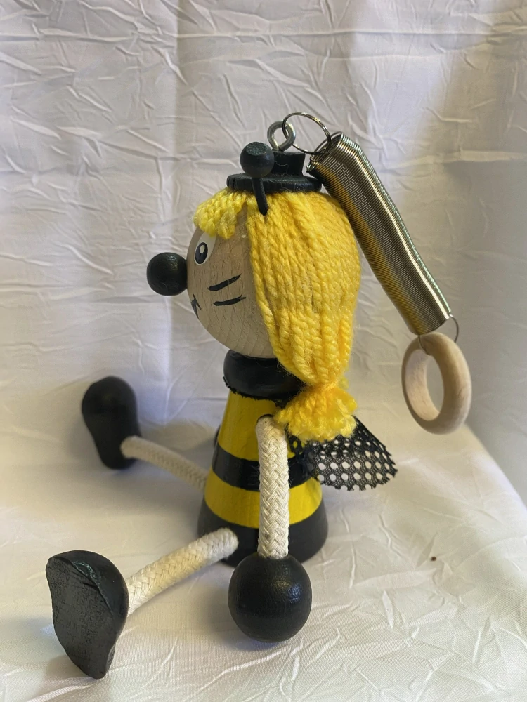 Figurka na pružině - Mája