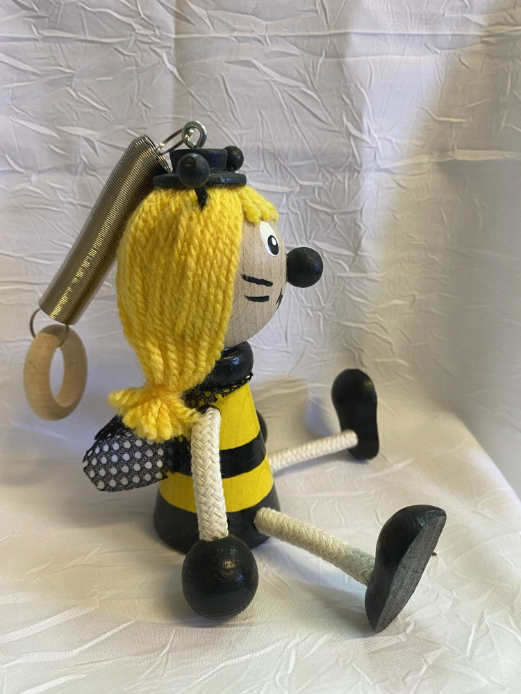 Figurka na pružině - Mája