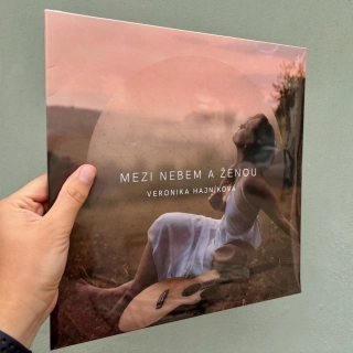Mezi nebem a ženou – Vinyl